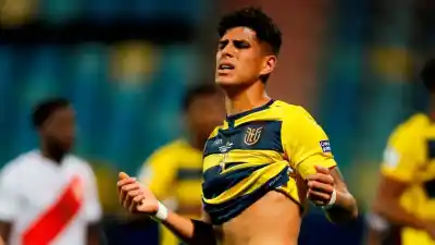El drama de la figura de Ecuador en pleno Mundial: su novia lo dejó por un motivo inesperado