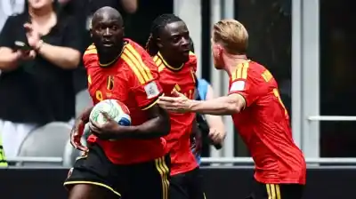 ¿Papá o jugador? La dura decisión de Doku en el Mundial que generó polémica