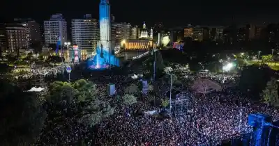 El Monumento explotó de gente: más de 350 mil personas vivieron una fiesta histórica por el Día de la Bandera