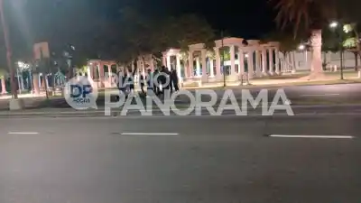 A toda velocidad por avenida Belgrano: el violento derrape que lo dejó al borde de la muerte