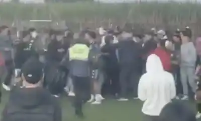 Golpe por golpe: la final de un torneo en Simoca terminó a los puños y desbordó a la policía