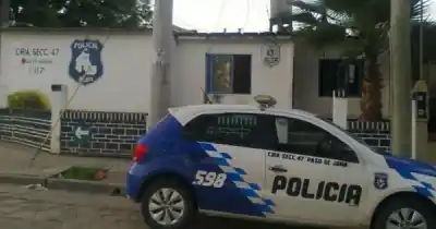 Lo golpearon en la cabeza con un objeto contundente y le robaron el auto: el vehículo apareció horas después sin llaves ni papeles