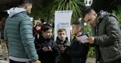 Belgrano y Güemes aparecieron entre figuritas del Mundial: la insólita fiesta patria en Maipú