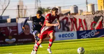 En el Omar Sperdutti, Maipú y Gimnasia y Tiro se neutralizan en un primer tiempo sin goles
