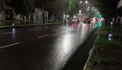 El frío se instaló en Santiago: llovizna y 18°C en pleno invierno