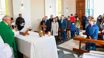 Misa en el cementerio La Piedad: el emotivo homenaje al Día del Padre que reunió a autoridades y vecinos