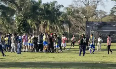 Partido de fútbol amateur en Lules terminó en una batalla campal: video