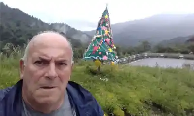 “Tradición Monteriza”: José Russo lleva 11 años armando el Árbol Navideño camino a los Valles