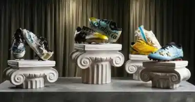 180 estudiantes de la UM convirtieron botines en obras de arte: la Scaloneta los inspiró