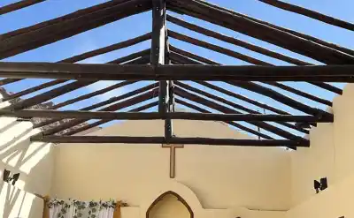 El viento se llevó el techo de una iglesia histórica en Maimará y la comunidad pide ayuda urgente