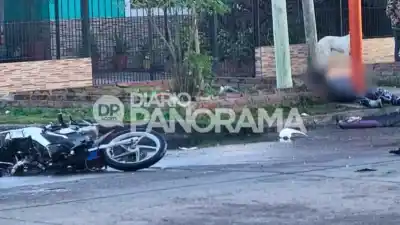 Derrapó en su moto y terminó en el hospital con graves lesiones: qué pasó en la intersección de calle 222 y Monte de Oca