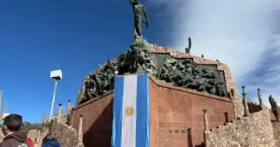 Humahuaca se tiñe de celeste y blanco: la previa del Mundial que ya es fiesta en la Quebrada