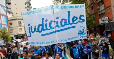 Judiciales bonaerenses presionan al gobierno: piden urgente reapertura de paritarias