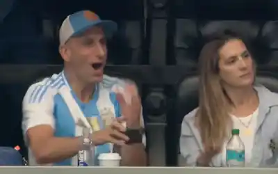 Manu Ginóbili apareció en Dallas y desató la locura entre los hinchas argentinos