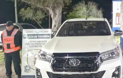 Lo que encontraron en una Hilux durante un control en Tucumán: el detalle que delató todo
