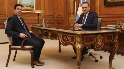 Adorni recibió a su reemplazo en Casa Rosada y confirmó la salida de un histórico