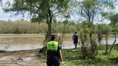 Desesperada búsqueda de un pescador desaparecido en el río Gastona