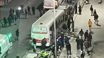 Un colectivo se subió a la vereda y arrolló a varias personas en pleno centro marplatense