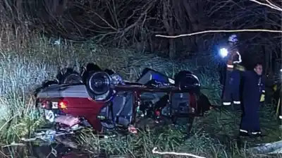 Volcaron en un arroyo de la ruta 9: tres muertos y un sobreviviente