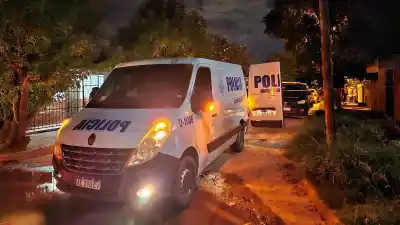 Encontraron el cuerpo de una mujer en un descampado de la zona sur: investigan las causas