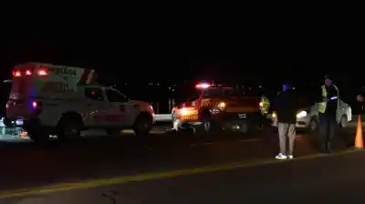 Un auto cayó a un canal en La Pampa y cuatro personas quedaron atrapadas: murieron en el lugar