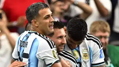 De juntar cartones a asistir a Messi: la historia de Facundo Medina que emociona al mundo