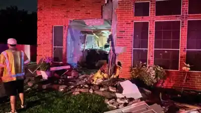 Un Tesla se estrelló contra una casa y mató a una mujer de 76 años: ¿falló la tecnología de Elon Musk?