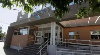Discutió con su pareja, cayó al piso y murió una hora después: investigan si fue un homicidio