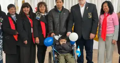Un nene con una enfermedad neurológica ya tiene su silla de ruedas: el gesto que emocionó a todos