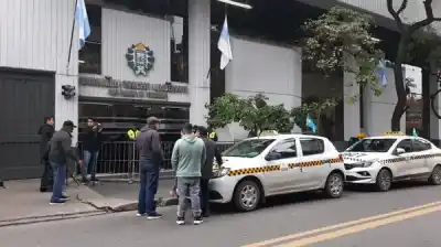 Sube un 33% el taxi en la ciudad: la bajada de bandera ya tiene nuevo precio