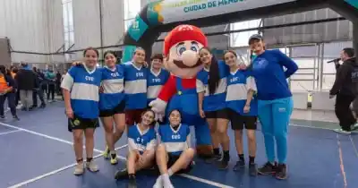Más de 400 alumnos coparon el Gimnasio N°3 en una final de Intercolegiales que rompió récords
