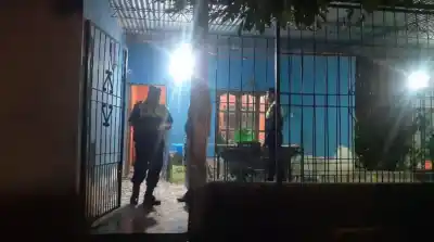 Teniente Berdina: hombre hirió a expareja, se autolesionó y murió tras apuñalarse en el pecho