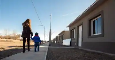 ¿Te deben la casa? La nueva ley que acelera el desalojo de viviendas sociales en Mendoza