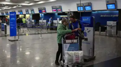 Sacarán más plata del bolsillo: el nuevo golpe que sufrirán los pasajeros de avión desde este sábado