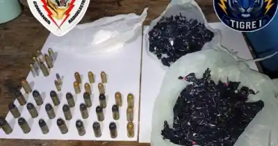 Amenazó a un adolescente con un arma y la policía encontró su verdadero negocio en la casa
