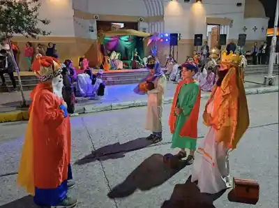 “Navidad es Jesús”: Monteros se ilumina con un emotivo pesebre viviente