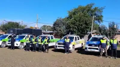 Más de 90 efectivos y 25 vehículos: así es el megaoperativo que comenzó en Villa Carmela
