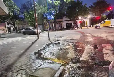 Vecinos de Barrio Sur sin agua este jueves: la SAT denuncia rotura intencional de válvula hidrante