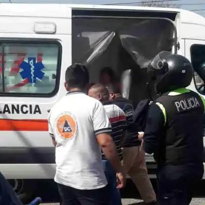 Choque en la Villa Nueva: Motociclista herida en la esquina de Córdoba y 25 de Mayo
