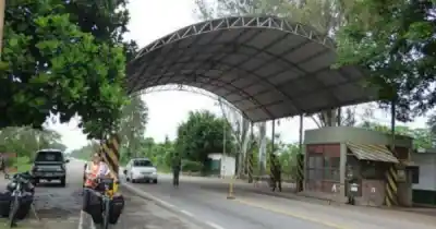 Viajaban con 19 kilos de marihuana en el baúl: dos policías de Salta fueron exonerados