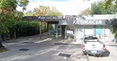 Los sorprendió adentro de su auto y el intento de robo terminó con un choque y un detenido