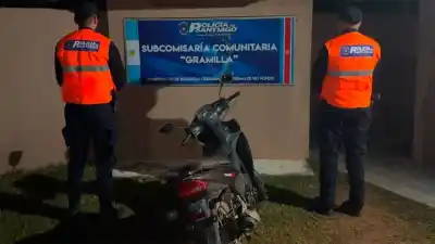 Circulaba sin patente ni papeles: lo que la Policía descubrió al revisar la moto la dejó helada