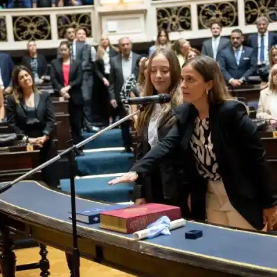 Olavarría: la camporista Landívar asume como diputada y seguirá en el gabinete municipal