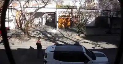 A plena luz del día: un ladrón usó un inhibidor de alarmas para robarle a un ingeniero en la Quinta Sección