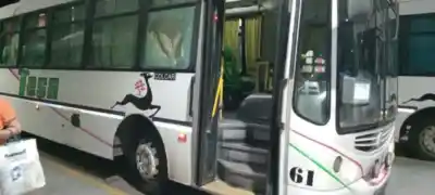 Ataque a pedradas a un colectivo en Tucumán: pasajeros heridos y daños materiales