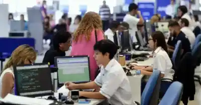 El plan secreto de la Provincia para reducir el ausentismo estatal: ¿cuándo arranca?