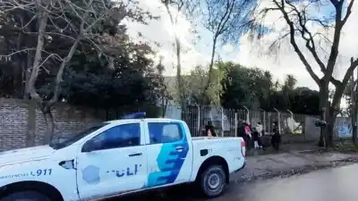 Agredió a la directora del jardín de su hijo frente a los chicos y terminó con las clases suspendidas