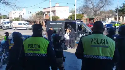 Los sacaron de la comisaría y los llevaron al penal: ¿qué pasó con los 8 presos?