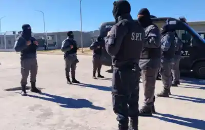 Jóvenes detenidos fueron trasladados al penal de Benjamín Paz en un operativo conjunto