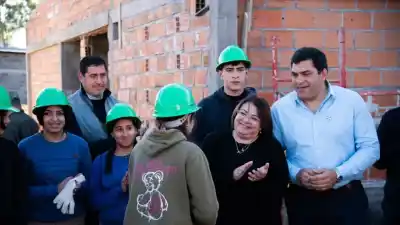 Estudiantes construyen un nuevo campamento de Vialidad en La Cocha: ¿Qué pasará con el viejo edificio?
